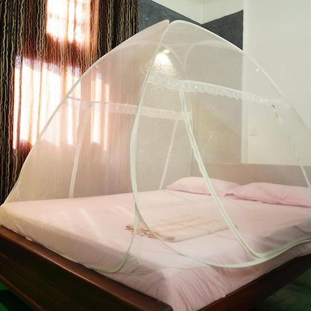 נגומבו Lilly Palace Villa Guest House מראה חיצוני תמונה