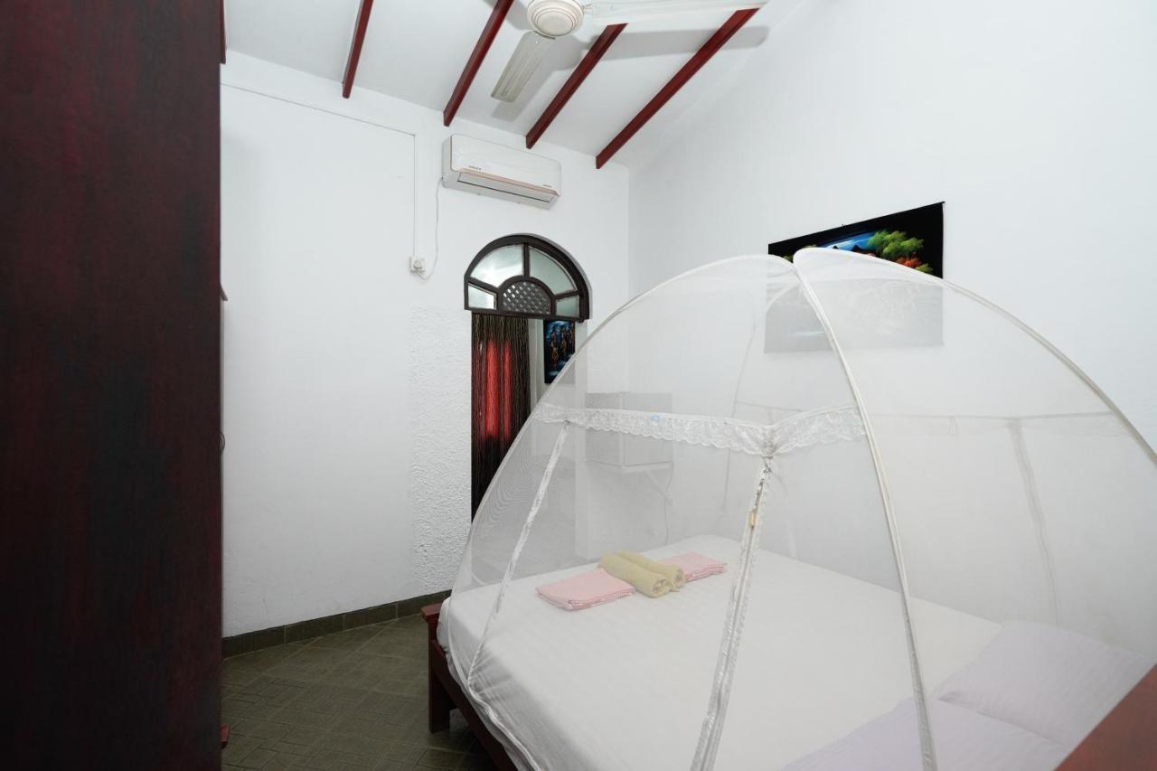 נגומבו Lilly Palace Villa Guest House מראה חיצוני תמונה