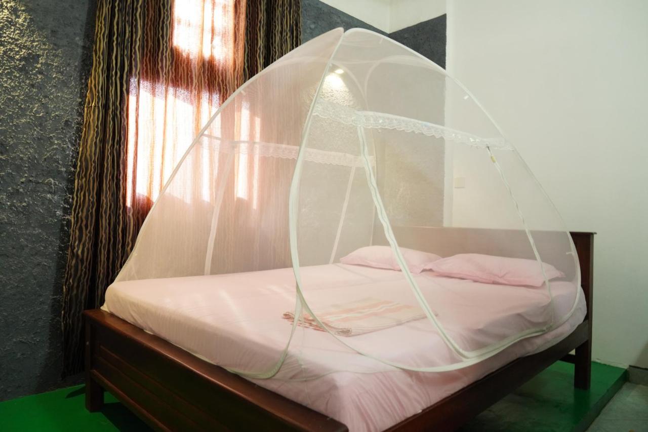 נגומבו Lilly Palace Villa Guest House מראה חיצוני תמונה