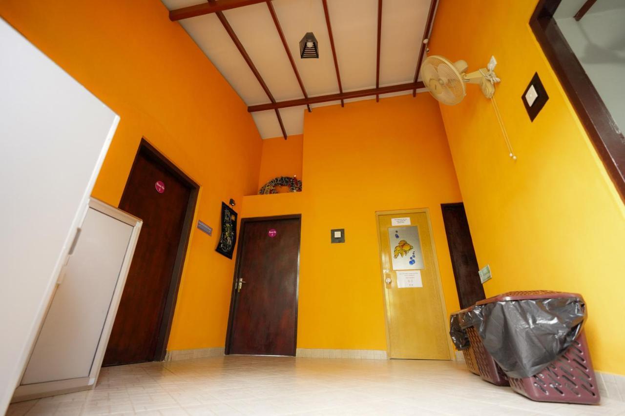 נגומבו Lilly Palace Villa Guest House מראה חיצוני תמונה