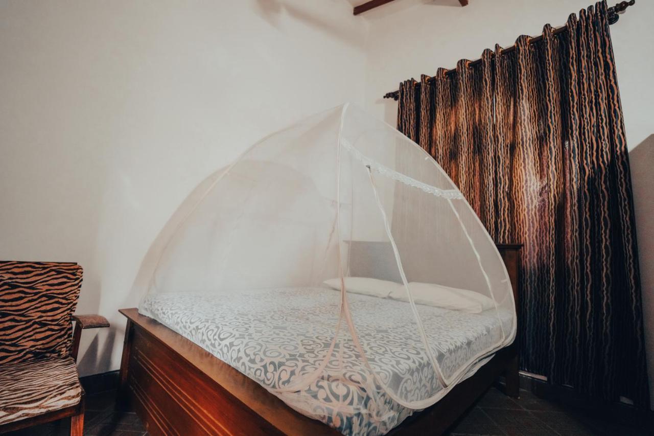 נגומבו Lilly Palace Villa Guest House מראה חיצוני תמונה