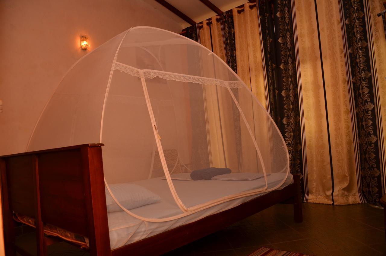 נגומבו Lilly Palace Villa Guest House מראה חיצוני תמונה